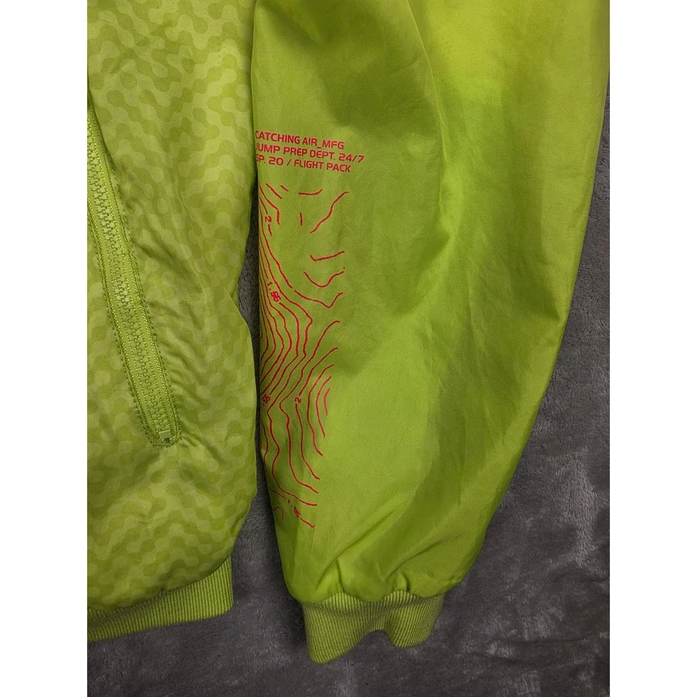 Nike Catching Air Windrunner Jacket Mens M Volt Green Flight Pack Hooded CW4708